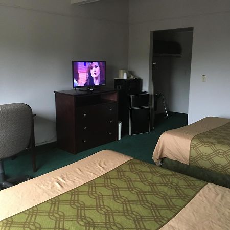 Rapids Inn & Suites Wisconsin Rapids Exteriör bild