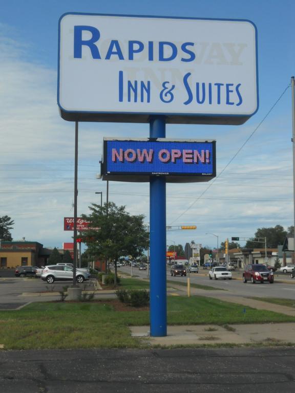 Rapids Inn & Suites Wisconsin Rapids Exteriör bild