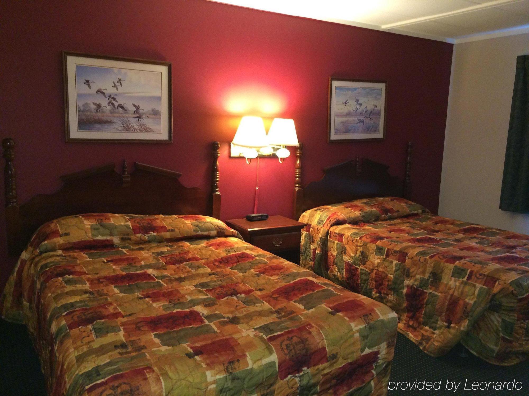 Rapids Inn & Suites Wisconsin Rapids Exteriör bild