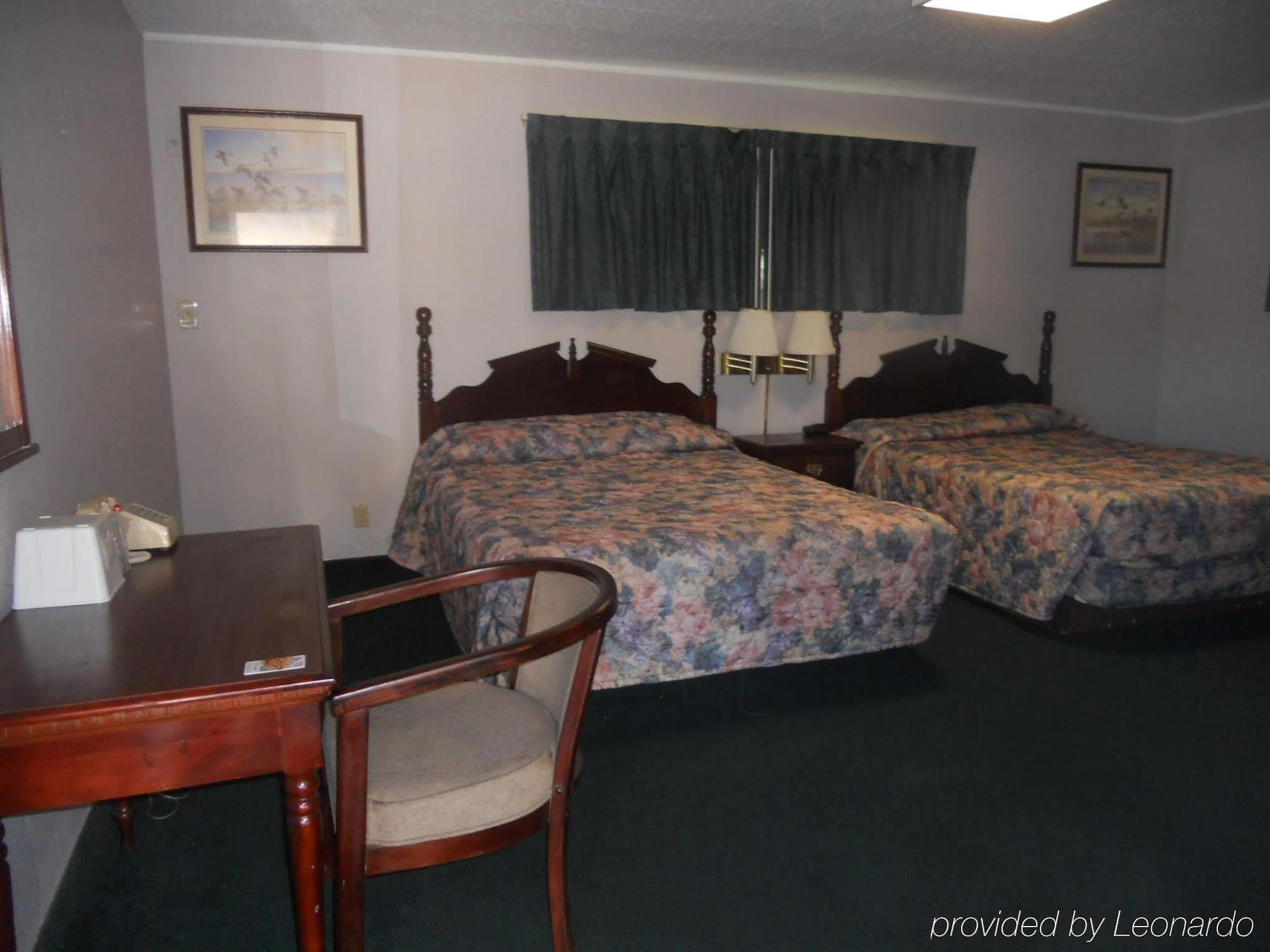 Rapids Inn & Suites Wisconsin Rapids Exteriör bild