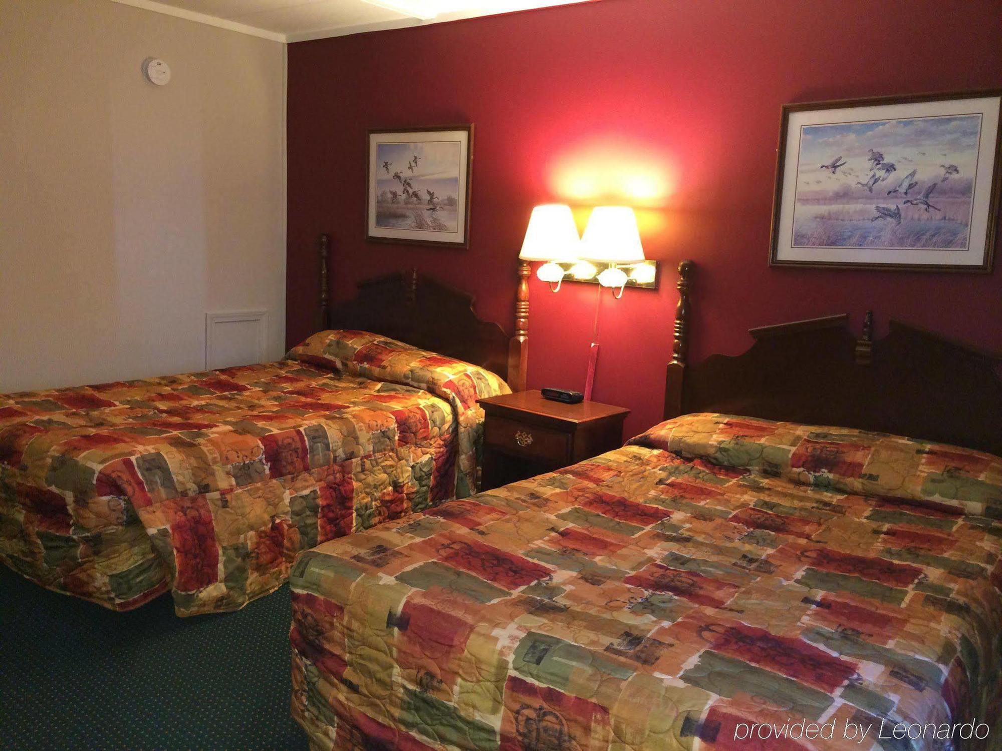 Rapids Inn & Suites Wisconsin Rapids Exteriör bild